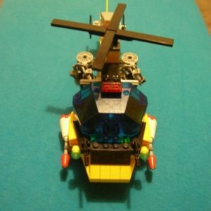 Lego – Egyedi építésű “brutál” harci helikopter