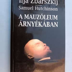 A mauzóleum árnyékában