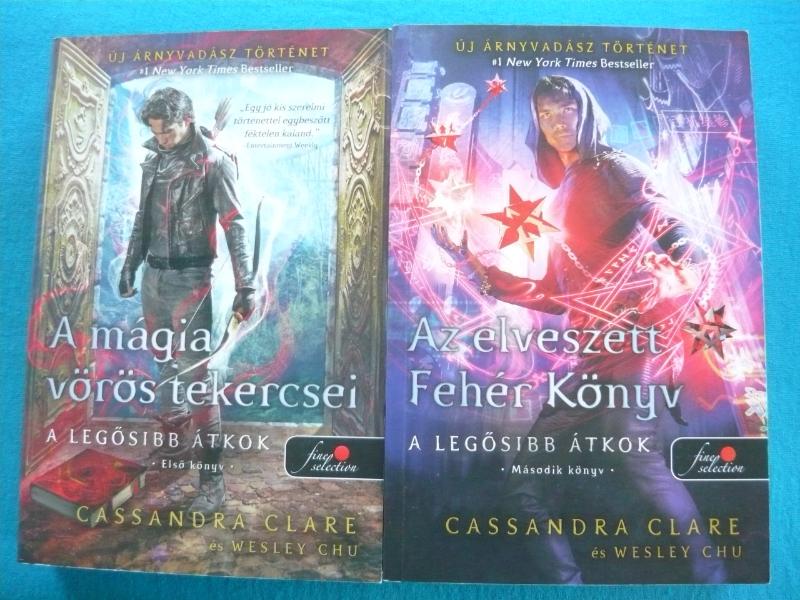 A legősibb átkok I-II. A legősibb átkok I-II. – A mágia vörös tekercsei / A legősibb átkok